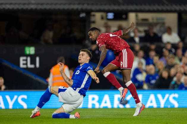 Football - FA Premier League - Ipswich Town v Liverpool FC IPSWICH, ENGLAND - Friday, September 4, 2026: Liverpool s Alexander Isak scores the first goal during the FA Premier League match between Ipswich Town FC and Liverpool FC at Portman Road. (Photo by David Rawcliffe Propaganda) IPSWICH Portman Road SUFFOLK ENGLAND  Copyright: xDavidxRawcliffex P2026-09-04-Ipswich_Liverpool-51