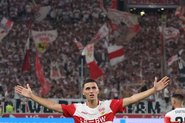 04.09.2026, xrekx, Fussball 1.Bundesliga, VfB Stuttgart - 1.FC Köln v.l. Torjubel nach dem Tor zum celebrating the goal celebrate 1:0 durch Bilal El Khannouss (VfB Stuttgart) (DFL DFB REGULATIONS PROHIBIT ANY USE OF PHOTOGRAPHS as IMAGE SEQUENCES and or QUASI-VIDEO) Stuttgart *** September 4, 2026, xrekx, Soccer, Bundesliga 1, VfB Stuttgart 1 FC Köln v l Goal celebration after Bilal El Khannouss scored the 1–0 goal for VfB Stuttgart DFL DFB REGULATIONS PROHIBIT ANY USE OF PHOTOGRAPHS AS IMAGE SEQUENCES AND OR QUASI-VIDEO Stuttgart