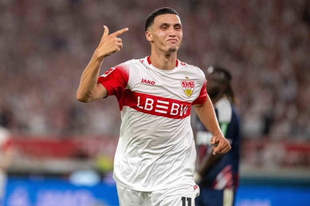 Torjubel des Torschützen Bilal El Khannouss (VfB Stuttgart). xettx, Deutschland, Stuttgart, 04.09.2026, Fussball, Bundesliga: VfB Stuttgart vs 1. FC Koeln, Saison 2026 2027, 2. Spieltag, MHP Arena DFL DFB REGULATIONS PROHIBIT ANY USE OF PHOTOGRAPHS AS IMAGE SEQUENCES AND OR QUASI-VIDEO. *** Goal celebration by goal scorer Bilal El Khannouss, VfB Stuttgart xettx, Germany, Stuttgart, September 4, 2026, Soccer, Bundesliga: VfB Stuttgart vs. 1. FC Köln, 2026–2027 season, Matchday 2, MHP Arena. DFL and DFB regulations prohibit any use of photographs as image sequences and or quasi-video.