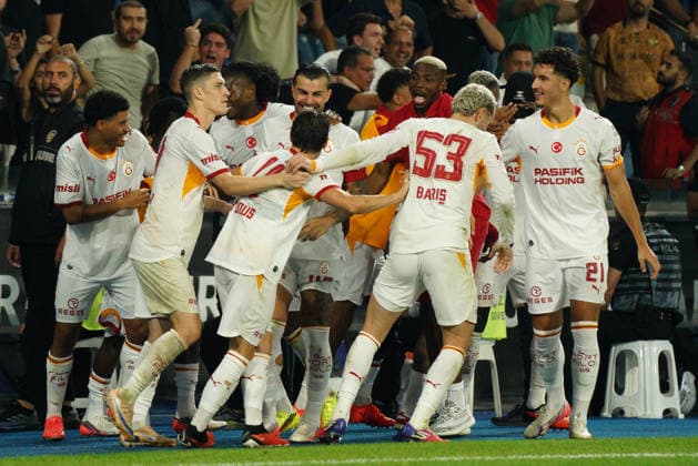 September 4, 2026, Basaksehir, Istanbul, Turkey: Gabriel Sara (L) of Galatasaray celebrates with his teammates after scoring his team s third goal during the Turkish Super League 2026 27 match between Basaksehir and Galatasaray at the Basaksehir Fatih Terim Stadium in Istanbul, Turkey, on September 4, 2026. Basaksehir Turkey - ZUMAu194 20260904_zip_u194_038 Copyright: xTolgaxUluturkx