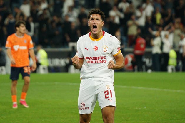 September 4, 2026, Basaksehir, Istanbul, Turkey: Deniz Gul (C) of Galatasaray reacts during the Turkish Super League 2026 27 match between Basaksehir and Galatasaray at the Basaksehir Fatih Terim Stadium in Istanbul, Turkey, on September 4, 2026. Basaksehir Turkey - ZUMAu194 20260904_zip_u194_039 Copyright: xTolgaxUluturkx