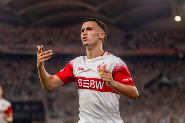 Torjubel des Torschützen Bilal El Khannouss (VfB Stuttgart). xettx, Deutschland, Stuttgart, 04.09.2026, Fussball, Bundesliga: VfB Stuttgart vs 1. FC Koeln, Saison 2026 2027, 2. Spieltag, MHP Arena DFL DFB REGULATIONS PROHIBIT ANY USE OF PHOTOGRAPHS AS IMAGE SEQUENCES AND OR QUASI-VIDEO. *** Goal celebration by goal scorer Bilal El Khannouss, VfB Stuttgart xettx, Germany, Stuttgart, September 4, 2026, Soccer, Bundesliga: VfB Stuttgart vs. 1. FC Köln, 2026–2027 season, Matchday 2, MHP Arena. DFL and DFB regulations prohibit any use of photographs as image sequences and or quasi-video.