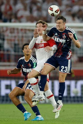 v.l.n.r.: Jahmai Simpson-Pusey (1. FC Köln), Angelo Stiller (VfB Stuttgart) und Paul Okon-Engstler (1. FC Köln), im Bundesliga-Spiel zwischen dem VfB Stuttgart und dem 1. FC Köln in der MHP Arena, Stuttgart, Deutschland, am 4. September 2026. in action during the Bundesliga match between VfB Stuttgart and 1. FC Köln at the MHP Arena, Stuttgart, Germany, on September 4, 2026. DFB DFL REGULATIONS PROHIBIT ANY USE OF PHOTOGRAPHS AS IMAGE SEQUENCES AND OR QUASI-VIDEO, *** From left to right: Jahmai Simpson Pusey of 1. FC Köln, Angelo Stiller of VfB Stuttgart, and Paul Okon Engstler of 1. FC Köln, during the Bundesliga match between VfB Stuttgart and 1. FC Köln at the MHP Arena, Stuttgart, Germany, on September 4, 2026, in action during the Bundesliga match between VfB Stuttgart and 1 FC Köln at the MHP Arena, Stuttgart, Germany, on September 4, 2026. DFB and DFL regulations prohibit any use of photographs as image sequences and or quasi-video, Copyright: HMBxMedia xHeikoxBecker