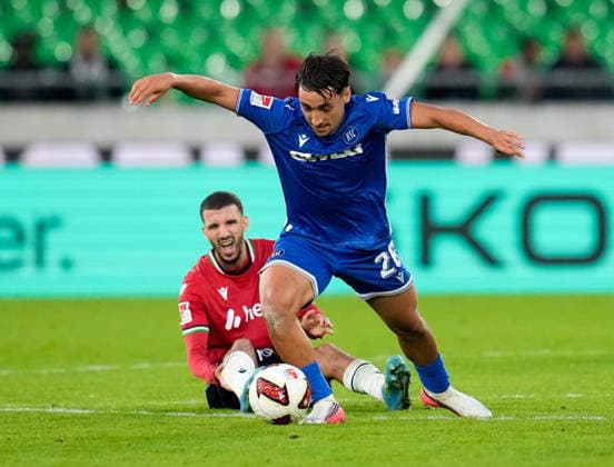 Waniss Taibi (Hannover 96, 8) und Danyal Zor (Karlsruher SC, 26) GER, Hannover 96 vs Karlsruher SC, 2. Bundesliga, 4. Spieltag, Saison 2026-27, Heinz von Heiden Arena, Hannover, 04.09.2026 DFL REGULATIONS PROHIBIT ANY USE OF PHOTOGRAPHS AS IMAGE SEQUENCES AND OR QUASI-VIDEO GER, Hannover 96 vs Karlsruher SC, 2. Bundesliga, 4. Spieltag, Saison 2026-27, 04.09.2026 Hannover *** Waniss Taibi, Hannover 96, 8, and Danyal Zor, Karlsruher SC, 26 GER, Hannover 96 vs. Karlsruher SC, 2. Bundesliga, Matchday 4, 2026–27 season, Heinz von Heiden Arena, Hannover, September 4, 2026 DFL REGULATIONS PROHIBIT ANY USE OF PHOTOGRAPHS AS IMAGE SEQUENCES AND OR QUASI-VIDEO GER, Hannover 96 vs. Karlsruher SC, 2. Bundesliga, Matchday 4, 2026–27 season, September 4, 2026, Hannover Copyright: xEibner-Pressefoto ScottxColemanx EP_SCN