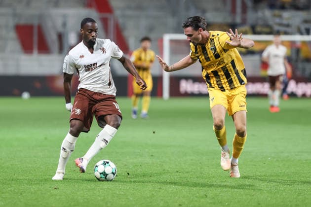 3. Liga; FC Ingolstadt 04 - Alemannia Aachen; Joseph Ganda (16, FCI) Zweikampf Kampf um den Ball Petros Bagalianis (2 AA) 3. Liga - FC Ingolstadt 04 Saison 2026 2027 Alemannia Aachen