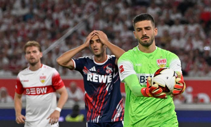 Strafraumszene, Torraumszene Torschuss Aktion Torchance Ellyes Skhiri 1. FC Koeln KOE (06) Parade Glanzparade Torwart Fabian Bredlow VfB Stuttgart (01) VfB Stuttgart vs 1. FC Koeln 04.09.2026 DFL REGULATIONS PROHIBIT ANY USE OF PHOTOGRAPHS AS IMAGE SEQUENCES AND OR QUASI-VIDEO VfB Stuttgart vs 1. FC Koeln *** Penalty area play, Goalmouth action, shot on goal, scoring chance, Ellyes Skhiri, 1. FC Köln, KOE 06, save, spectacular save, goalkeeper Fabian Bredlow, VfB Stuttgart 01, VfB Stuttgart vs. 1. FC Köln, September 4, 2026. DFL regulations prohibit ANY USE OF PHOTOGRAPHS AS IMAGE SEQUENCES AND OR QUASI-VIDEO VfB Stuttgart vs. 1. FC Köln