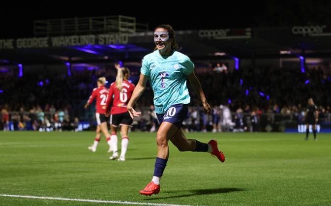 Women s Super League - London City Lionesses v Manchester United, ManU Women LONDON, ENGLAND, SEPTEMBER 4: GOAL 2-0, Danielle van de Donk of London City Lionesses goal celebration after scoring a goal to put London City Lionesses 2-0 ahead during the Women s Super League match between London City Lionesses v Manchester United Women at Copperjax Community Stadium, London, England, on September 4. (Photo by Daniel Weir) London Copperjax Community Stadium England Copyright: xDanielxWeir SportsxPressxPhotox Sportspressphoto_SPR222938