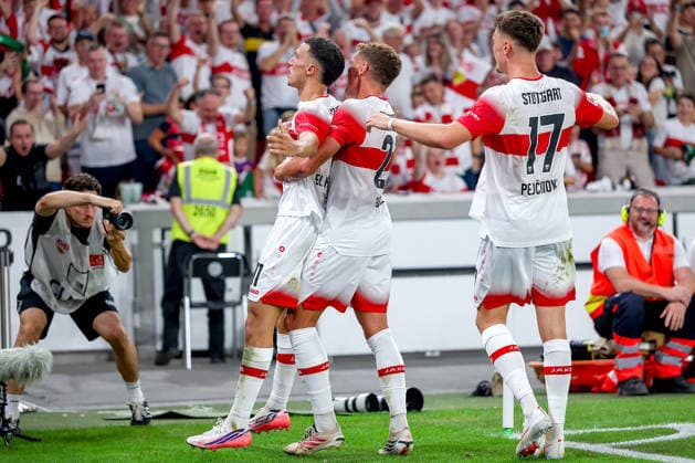 04.09.2026, Fußball, VfB Stuttgart - 1. FC Köln, 1. Fußball Bundesliga, 2. Spieltag, MHP-Arena, Saison 2026 2027: Torjubel nach dem Tor zum 1:0 durch Torschütze Bilal El Khannouss (VfB Stuttgart 11) zusammen mit Grischa Prömel (VfB Stuttgart 21) Dzenan Pejcinovic (VfB Stuttgart 17) DFB regulations prohibit any use of photographs as image sequences and or quasi-video. Baden-Württemberg Deutschland *** September 4, 2026, Soccer, VfB Stuttgart vs. 1. FC Köln, Bundesliga 1, Matchday 2, MHP Arena, 2026–2027 Season: Goal celebration after the 1–0 goal scored by Bilal El Khannouss (VfB Stuttgart 11), together with Grischa Prömel (VfB Stuttgart 21) and Dzenan Pejcinovic (VfB Stuttgart 17). DFB regulations prohibit any use of photographs as image sequences and or quasi-video in Baden-Württemberg, Germany