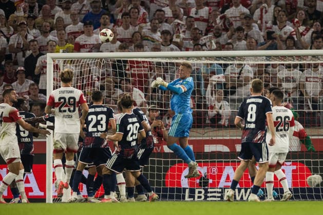 STUTTGART, GERMANY - SEPTEMBER 04: Marvin Schwaebe (Schwäbe, Schwabe, 1. FC Koeln, 1) blocking a goal attempt during the Bundesliga match between VfB Stuttgart vs. 1. FC Koeln at MHP Arena Stuttgart on matchday 2 of the 1. Bundesliga on September 04, 2026 in Stuttgart, Germany. DFL REGULATIONS PROHIBIT ANY USE OF PHOTOGRAPHS AS IMAGE SEQUENCES AND OR QUASI-VIDEO. Baden Wuerttemberg Germany Copyright: xSteffiexWunderlx