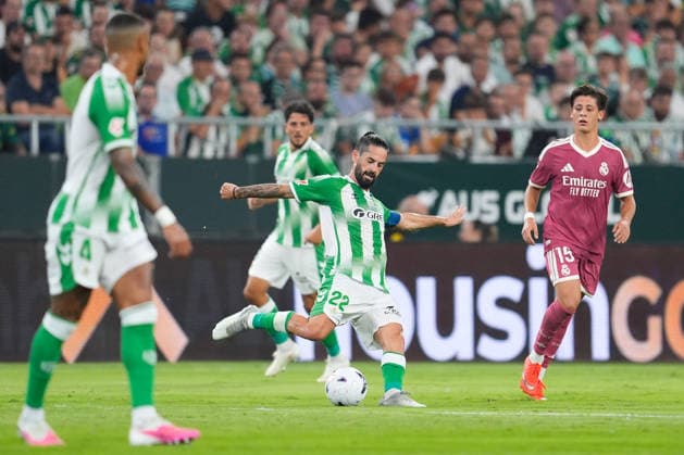 September 4, 2026, Sevilla, Sevilla, Spain: Isco Alarcon of Real Betis Balompie kicks the ball during the Spanish league, LaLiga EA Sports, football match played between Real Betis and Real Madrid at La Cartuja stadium on September 4, 2026, in Sevilla, Spain. Sevilla Spain - ZUMAa181 20260904_zaa_a181_070 Copyright: xJoaquinxCorcherox