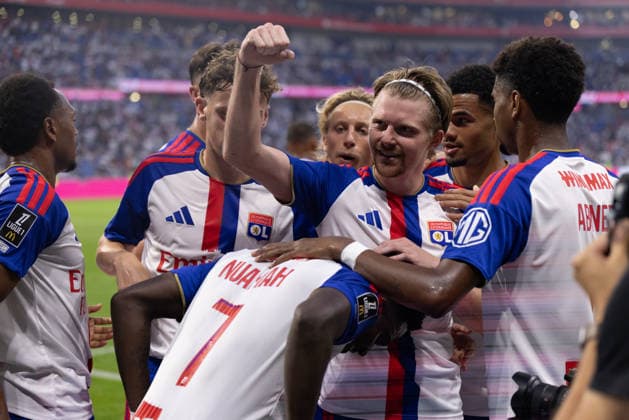Lyon celebrating seen during Ligue 1 26 27 game between teams of Olympique Lyon and AJ Auxerre at Groupama Stadium (Benjamin Faes Ball Raw Images) Lyon Groupama Stadium France Copyright: xBenjaminxFaesx BF1_0686