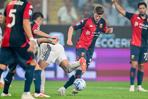 GenoaÕs Morten Frendrup fights for the ball during the Serie A soccer match between Genoa and Como at the Luigi Ferraris Stadium in Genoa, Italy - Friday, September 04, 2026. - Soccer .  Copyright: xTanoxPecoraro LaPressex