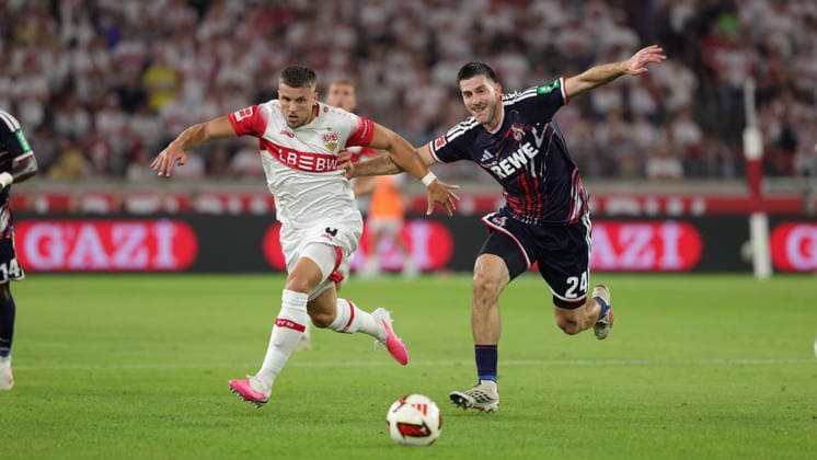 2026.09.04, Deutschland, Stuttgart Fußball VfB Stuttgart vs. 1. FC Köln, Ermedin Demirovic (VfB) Luka Lochoshvili (Köln) Gemäß den Vorgaben der DFL Deutsche Fußball Liga ist es untersagt, in dem Stadion und oder vom Spiel angefertigte Fotoaufnahmen in Form von Sequenzbildern und oder videoähnlichen Fotostrecken zu verwerten bzw. verwerten zu lassen. DFL, DFB regulations prohibit any use of photographs as image sequences and or quasi-video. *** September 4, 2026, Germany, Stuttgart: Soccer – VfB Stuttgart vs. 1. FC Köln, Ermedin Demirovic, VfB; Luka Lochoshvili, Köln. In accordance with the regulations of the DFL (German Soccer League), it is prohibited to use or allow the use of photographs taken in the stadium and or during the game in the form of image sequences and or video-like photo series. DFL, DFB regulations prohibit any use of photographs as image sequences and or quasi-video content