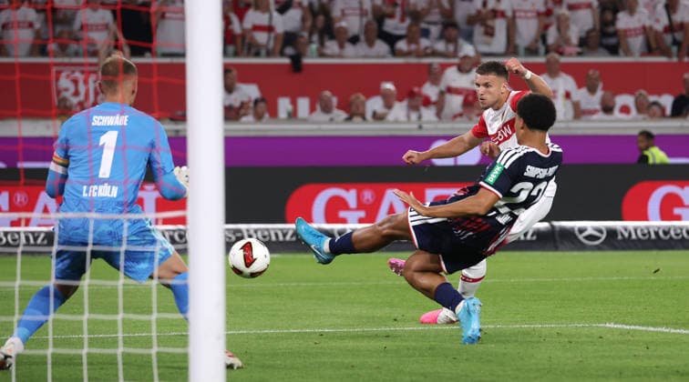 2026.09.04, Deutschland, Stuttgart Fußball VfB Stuttgart vs. 1. FC Köln, Tor zum 3:0, v.l. Marvin Schwäbe (Köln), Torschütze Ermedin Demirovic (VfB), Jahmai Simpson-Pusey (Köln) Gemäß den Vorgaben der DFL Deutsche Fußball Liga ist es untersagt, in dem Stadion und oder vom Spiel angefertigte Fotoaufnahmen in Form von Sequenzbildern und oder videoähnlichen Fotostrecken zu verwerten bzw. verwerten zu lassen. DFL, DFB regulations prohibit any use of photographs as image sequences and or quasi-video. *** September 4, 2026, Germany, Stuttgart: Soccer – VfB Stuttgart vs. 1. FC Köln, goal making it 3–0, from left: Marvin Schwäbe (Köln), goal scorer Ermedin Demirovic (VfB), Jahmai Simpson Pusey (Cologne). In accordance with the regulations of the DFL (German Soccer League), it is prohibited to use or allow the use of photographs taken in the stadium and or during the game in the form of image sequences and or video-like photo series. DFL, DFB regulations prohibit any use of photographs as image sequences and or quasi-video