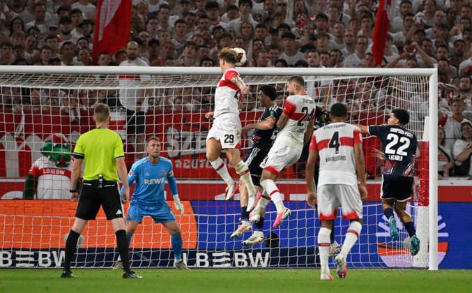 Strafraumszene, Torraumszene Torschuss Aktion Torchance Finn Jeltsch VfB Stuttgart (29) VfB Stuttgart vs 1. FC Koeln 04.09.2026 DFL REGULATIONS PROHIBIT ANY USE OF PHOTOGRAPHS AS IMAGE SEQUENCES AND OR QUASI-VIDEO VfB Stuttgart vs 1. FC Koeln *** Penalty area play, Goal-area action, shot on goal, scoring chance, Finn Jeltsch, VfB Stuttgart 29, VfB Stuttgart vs. 1. FC Köln, September 4, 2026. DFL regulations prohibit any use of photographs as image sequences and or quasi-video.VfB Stuttgart vs. 1. FC Köln