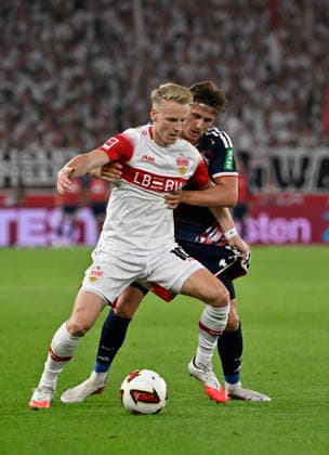 Zweikampf, Aktion Alessio Castro-Montes 1. FC Koeln KOE (17) gegen Chris Fuehrich VfB Stuttgart (10) VfB Stuttgart vs 1. FC Koeln 04.09.2026 DFL REGULATIONS PROHIBIT ANY USE OF PHOTOGRAPHS AS IMAGE SEQUENCES AND OR QUASI-VIDEO VfB Stuttgart vs 1. FC Koeln *** Tackle, Action: Alessio Castro Montes (1. FC Köln, KOE 17) vs. Chris Fuehrich (VfB Stuttgart, 10); VfB Stuttgart vs. 1. FC Köln, September 4, 2026. DFL regulations prohibit any use of photographs as image sequences and OR QUASI-VIDEO VfB Stuttgart vs. 1 FC Cologne