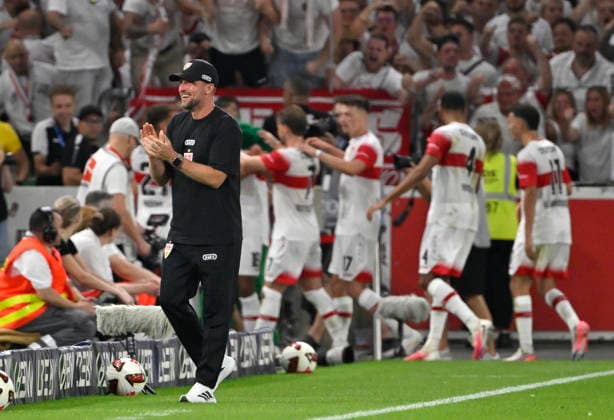 TOR zum 3:0 Ermedin Demirovic VfB Stuttgart (09) (nicht im Bild) Torjubel Trainer Coach Sebastian Hoeness VfB Stuttgart dahinter VfB Team VfB Stuttgart vs 1. FC Koeln 04.09.2026 DFL REGULATIONS PROHIBIT ANY USE OF PHOTOGRAPHS AS IMAGE SEQUENCES AND OR QUASI-VIDEO VfB Stuttgart vs 1. FC Koeln *** GOAL: 3–0 Ermedin Demirovic, VfB Stuttgart 09 (not in the frame); goal celebration; Coach Sebastian Hoeness, VfB Stuttgart, in the background; VfB team; VfB Stuttgart vs. 1. FC Köln, September 4, 2026. DFL regulations prohibit any use of photographsRAPHS AS IMAGE SEQUENCES AND OR QUASI-VIDEO VfB Stuttgart vs. 1. FC Köln