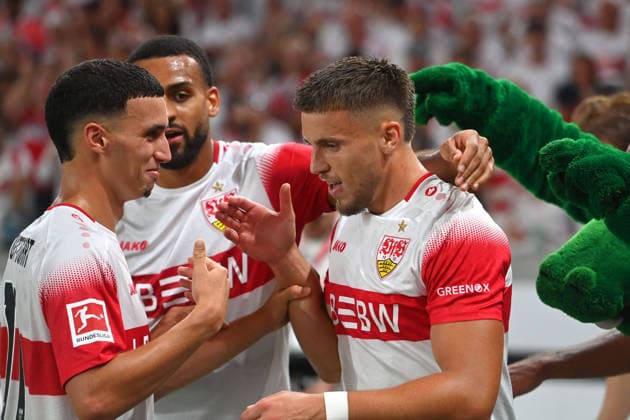 Torjubel um Ermedin DEMIROVIC (VFB Stuttgart) nach Tor zum 3-0,mit Josha VAGNOMAN (VFB Stuttgart), Bilal EL KHANNOUSS (VFB Stuttgart). Jubel,Freude,Begeisterung,Aktion, Fussball 1. Bundesliga Saison 2026 2027, 2.Spieltag, Spieltag02, VfB Stuttgart - 1.FC Koeln am 04.09.2026 , MHP ARENA Â *** Goal celebration featuring Ermedin DEMIROVIC of VFB Stuttgart after scoring the 3-0 goal, with Josha VAGNOMAN of VFB Stuttgart and Bilal EL KHANNOUSS of VFB Stuttgart celebrating,joy, excitement, action, soccer, Bundesliga Season 2026–2027, Matchday 2, VfB Stuttgart vs. 1. FC Köln on September 4, 2026, at the MHP Arena Â