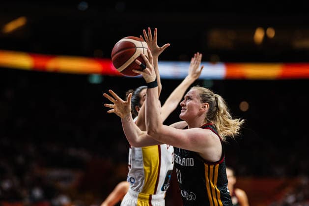 FIBA Women™s Basketball World Cup 2026: Spanien vs. Deutschland, 04.09.2026 Marie Guelich (Deutschland, 21) wirft; Basketball, FIBA Women™s Basketball World Cup 2026, Gruppenphase, Gruppe A, 1. Spieltag: Spanien vs. Deutschland am 04.09.2026 in der Uber Arena, Berlin *** FIBA Women’s Basketball World Cup 2026: Spain vs. Germany, September 4, 2026; Marie Guelich (Germany, No. 21) shoots a basketball; FIBA Women’s Basketball World Cup 2026, group stage, Group A, Match Day 1: Spain vs. Germany on September 4, 2026, at the Uber Arena, Berlin Copyright: xBEAUTIFULxSPORTS Tonhäuserx