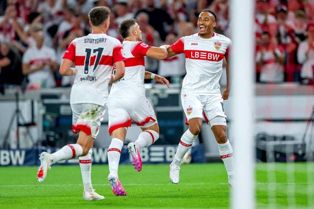 04.09.2026, Fußball, VfB Stuttgart - 1. FC Köln, 1. Fußball Bundesliga, 2. Spieltag, MHP-Arena, Saison 2026 2027: Torjubel nach dem Tor zum 3:0 durch Torschütze Ermedin Demirovic (VfB Stuttgart 09) zusammen mit DFB regulations prohibit any use of photographs as image sequences and or quasi-video. Baden-Württemberg Deutschland *** September 4, 2026, Soccer, VfB Stuttgart vs. 1. FC Köln, 1 Bundesliga, Matchday 2, MHP Arena, 2026–2027 season. Goal celebration after the 3–0 goal by scorer Ermedin Demirovic (VfB Stuttgart 09). DFB regulations prohibit any use of photographs as image sequences and or quasi-video. Baden-Württemberg, Germany