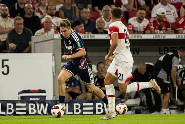 STUTTGART, GERMANY - SEPTEMBER 04: Isak Johannesson (1. FC Koeln, 8) controls the ball against Grischa Proemel (Prömel, Promel, VfB Stuttgart, 21) during the Bundesliga match between VfB Stuttgart vs. 1. FC Koeln at MHP Arena Stuttgart on matchday 2 of the 1. Bundesliga on September 04, 2026 in Stuttgart, Germany. DFL REGULATIONS PROHIBIT ANY USE OF PHOTOGRAPHS AS IMAGE SEQUENCES AND OR QUASI-VIDEO. Baden Wuerttemberg Germany Copyright: xSteffiexWunderlx