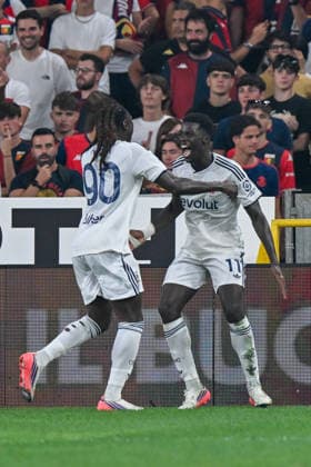 Como s Assane Diao celebrates after scoring a goal for his team during the Serie A soccer match between Genoa and Como at the Luigi Ferraris Stadium in Genoa, Italy - Friday, September 04, 2026. - Soccer .  Copyright: xTanoxPecoraro LaPressex