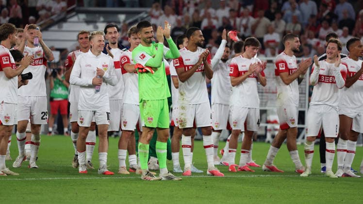 04.09.2026, xrekx, Fussball 1.Bundesliga, VfB Stuttgart - 1.FC Köln v.l. Fabian Bredlow (VfB Stuttgart) Mannschaft, Spieler, jubeln nach Spielende, Team, Player, celebrate at the end of the match (DFL DFB REGULATIONS PROHIBIT ANY USE OF PHOTOGRAPHS as IMAGE SEQUENCES and or QUASI-VIDEO) Stuttgart *** September 4, 2026, xrekx, Soccer, Bundesliga 1, VfB Stuttgart 1 FC Köln v l Fabian Bredlow VfB Stuttgart team, players, celebrating after the match, team, players, celebrating at the end of the match DFL DFB REGULATIONS PROHIBIT ANY USE OF PHOTOGRAPHS as IMAGE SEQUENCES and or QUASI-VIDEO Stuttgart