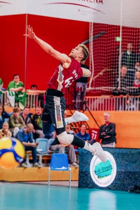 GER, Volleyball, EM-Generalprobe, Testspiel, Deutschland vs. Niederlande, 04.09.26 Erwärmung im Fokus Erik Röhrs (66, Deutschland) Foto: HMB Media Etienne Schlick Copyright: HMBxMedia EtiennexSchlick