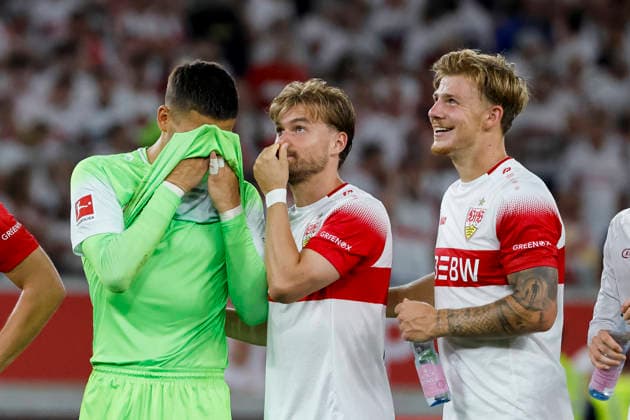 Fabian Bredlow (VfB Stuttgart, 01, Maximilian Mittelstädt, Mittelstadt (VfB Stuttgart, 07) und Finn Jeltsch (VfB Stuttgart, 29) nach dem Spiel , Deutschland, Fussball, 1. Bundesliga, 2.Spieltag, 2026 2027, VfB Stuttgart vs. 1.FC Köln, 04.09.2026, Stuttgart MHP Arena Deutschland *** Fabian Bredlow (VfB Stuttgart, No. 01), Maximilian Mittelstädt (VfB Stuttgart, No. 07), and Finn Jeltsch (VfB Stuttgart, No. 29) after the game, Germany, soccer, Bundesliga 1, Matchday 2, 2026–2027, VfB Stuttgart vs. 1. FC Köln, September 4, 2026, Stuttgart MHP Arena, Germany Copyright: xGrantxHubbsx