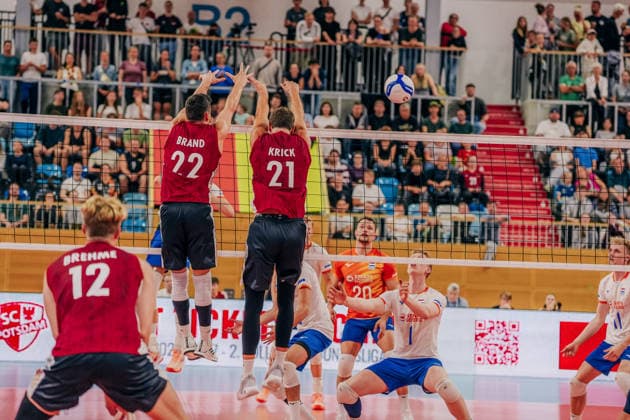 GER, Volleyball, EM-Generalprobe, Testspiel, Deutschland vs. Niederlande, 04.09.26 Block Tobias Brand (22, Deutschland) und Tobias Krick (21, Deutschland) Foto: HMB Media Etienne Schlick Copyright: HMBxMedia EtiennexSchlick