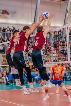 GER, Volleyball, EM-Generalprobe, Testspiel, Deutschland vs. Niederlande, 04.09.26 Block durch Johannes Tille (6, Deutschland) und Tobias Krick (21, Deutschland) Foto: HMB Media Etienne Schlick Copyright: HMBxMedia EtiennexSchlick