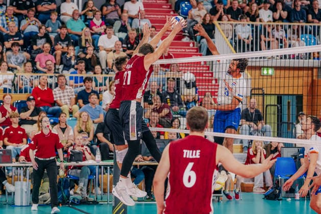 GER, Volleyball, EM-Generalprobe, Testspiel, Deutschland vs. Niederlande, 04.09.26 Angriff Tobias Krick (21, Deutschland) Foto: HMB Media Etienne Schlick Copyright: HMBxMedia EtiennexSchlick