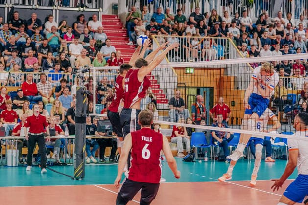 GER, Volleyball, EM-Generalprobe, Testspiel, Deutschland vs. Niederlande, 04.09.26 Block durch Moritz Reichert (5, Deutschland) und Tobias Krick (21, Deutschland) Foto: HMB Media Etienne Schlick Copyright: HMBxMedia EtiennexSchlick