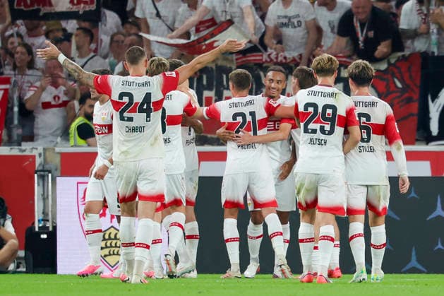 Im Bild: Jubel nach dem Tor zum 4:1 bei den Spielern vom VfB Stuttgart 04.09.2026, VfB Stuttgart - 1. FC Koeln, 1. Bundesliga, 2. Spieltag, Deutschland, Stuttgart, MHP Arena, DFL REGULATIONS PROHIBIT ANY USE OF PHOTOGRAPHS AS IMAGE SEQUENCES AND OR QUASI-VIDEO. *** Pictured: VfB Stuttgart players celebrating after scoring the 4-1 goal on September 4, 2026, VfB Stuttgart vs. 1. FC Köln, Bundesliga 1, Matchday 2, Germany, Stuttgart, MHP Arena. DFL regulations prohibit any use of photographs as image sequences and or quasi-video. Copyright: HMBxMedia xJulienxBecker