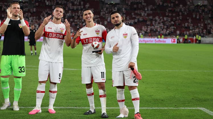 04.09.2026, xrekx, Fussball 1.Bundesliga, VfB Stuttgart - 1.FC Köln v.l. Ermedin Demirovic (VfB Stuttgart) Bilal El Khannouss (VfB Stuttgart) Man of the Match, Deniz Undav (VfB Stuttgart) Mannschaft, Spieler, jubeln nach Spielende, Team, Player, celebrate at the end of the match (DFL DFB REGULATIONS PROHIBIT ANY USE OF PHOTOGRAPHS as IMAGE SEQUENCES and or QUASI-VIDEO) Stuttgart *** September 4, 2026, xrekx, Soccer, Bundesliga 1, VfB Stuttgart 1 FC Köln, Ermedin Demirovic (VfB Stuttgart), Bilal El Khannouss (VfB Stuttgart), Man of the Match, Deniz Undav, VfB Stuttgart team, players celebrating after the match, team, player, celebrate at the end of the match. DFL and DFB regulations prohibit any use of photographs as image sequences and or quasi-video. Stuttgart