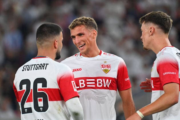 Torjubel Grischa PROEMEL (VFB Stuttgart) mit Deniz UNDAV (VFB Stuttgart).Re:Dzenan PEJCINOVIC (VFB Stuttgart). Jubel,Freude,Begeisterung, Aktion, Fussball 1. Bundesliga Saison 2026 2027, 2.Spieltag, Spieltag02, VfB Stuttgart - 1.FC Koeln 4-1 am 04.09.2026 , MHP ARENA *** Goal celebration: Grischa PROEMEL (VFB Stuttgart) with Deniz UNDAV (VFB Stuttgart) and Dzenan PEJCINOVIC (VFB Stuttgart)—celebration, joy, excitement, action, soccer, 1. Bundesliga, 2026–2027 season, Matchday 2, Matchday 02, VfB Stuttgart 1–4 1 FC Cologne on September 4, 2026, MHP ARENA