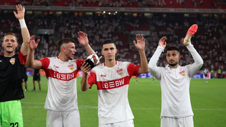 04.09.2026, xrekx, Fussball 1.Bundesliga, VfB Stuttgart - 1.FC Köln v.l. Ermedin Demirovic (VfB Stuttgart) Bilal El Khannouss (VfB Stuttgart) Man of the Match, Deniz Undav (VfB Stuttgart) Mannschaft, Spieler, jubeln nach Spielende, Team, Player, celebrate at the end of the match (DFL DFB REGULATIONS PROHIBIT ANY USE OF PHOTOGRAPHS as IMAGE SEQUENCES and or QUASI-VIDEO) Stuttgart *** September 4, 2026, xrekx, Soccer, Bundesliga 1, VfB Stuttgart 1 FC Köln, Ermedin Demirovic (VfB Stuttgart), Bilal El Khannouss (VfB Stuttgart), Man of the Match, Deniz Undav, VfB Stuttgart team, players celebrating after the match, team, players, celebrate at the end of the match. DFL and DFB regulations prohibit any use of photographs as image sequences and or quasi-video. Stuttgart