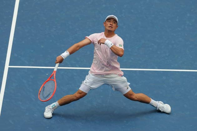 US Open tennis tournament - Day 6 Yibing Wu of China in action against Carlos Alcaraz of Spain during the Men s Singles round 3 of the US Open Tennis Championships in Flushing Meadows, New York, USA, 04 September 2026 FLUSHING MEADOWS NEW YORK United States  Copyright: xBRIANxHIRSCHFELDx