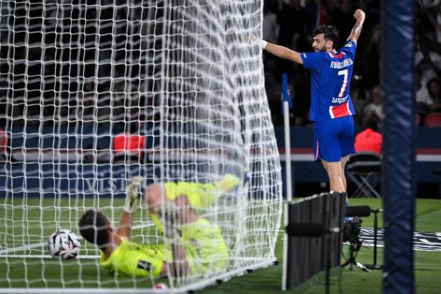 September 4, 2026, Paris, Å½Le-De-France, France: PARIS, FRANCE - SEPTEMBER 4, 2026: Paris Saint-GermainÃ¢â‚¬â ¢s forward Khvicha Kvaratskhelia celebrates scoring a goal during the French L1 football match between Paris Saint-Germain and AS Monaco at the Parc des Princes stadium in Paris on September 4, 2026. Paris France - ZUMAq101 20260904_zna_q101_201 Copyright: xFirasxAbdullahx