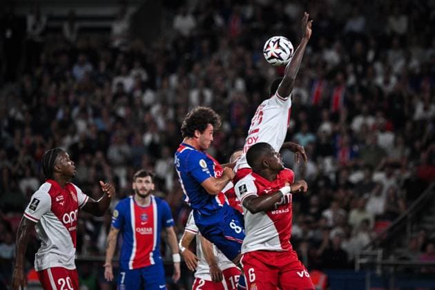September 4, 2026, Paris, Å½Le-De-France, France: PARIS, FRANCE - SEPTEMBER 4, 2026: Paris Saint-GermainÃ¢â‚¬â ¢s midfielder Joao Neves heads the ball during the French L1 football match between Paris Saint-Germain and AS Monaco at the Parc des Princes stadium in Paris on September 4, 2026. Paris France - ZUMAq101 20260904_zna_q101_206 Copyright: xFirasxAbdullahx