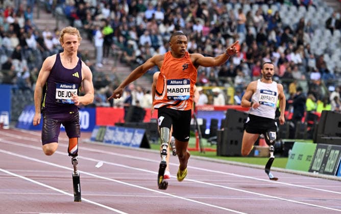 50th Memorial Van Damme Diamond League BRUSSELS, BELGIUM - SEPTEMBER 04: South African Paralympic athlete Puseletso Michael Mabote (C) crosses the finish line to win the men s 100-meter during the 50th Memorial Van Damme athletics event at the King Baudouin Stadium in Brussels, Belgium, on September 04, 2026. Dursun Aydemir Anadolu Brussels Belgium. Editorial use only. Please get in touch for any other usage.  Copyright: x2026xAnadoluxDursunxAydemirx