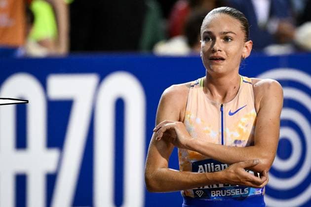 Belgian Jana Van Lent gives up during the 5000m women at the 50th edition of the Memorial Van Damme Diamond League athletics event in Brussels, Friday 4 September 2026. ELIASxROM  x185285202x