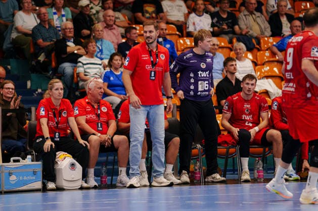 2. Handball-Bundesliga - 2. Spieltag: Dessau-Roßlauer HV 06 - Die Eulen Ludwigshafen Trainer Michael Haaß (Eulen Ludwigshafen) an der Seitenlinie am 04.09.2026 in der Anhalt-Arena, Dessau-Roßlau (Sachsen-Anhalt) Dessau-Roßlau Anhalt-Arena Sachsen-Anhalt Deutschland