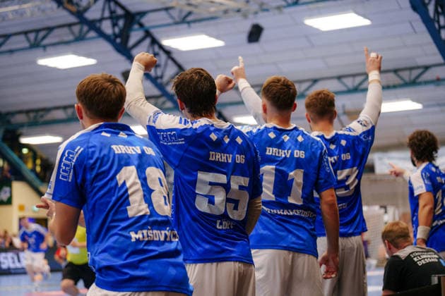 2. Handball-Bundesliga - 2. Spieltag: Dessau-Roßlauer HV 06 - Die Eulen Ludwigshafen Jubel der Bank am 04.09.2026 in der Anhalt-Arena, Dessau-Roßlau (Sachsen-Anhalt) Dessau-Roßlau Anhalt-Arena Sachsen-Anhalt Deutschland
