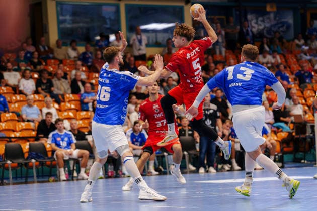 2. Handball-Bundesliga - 2. Spieltag: Dessau-Roßlauer HV 06 - Die Eulen Ludwigshafen Matteo Menges (Eulen Ludwigshafen, 5) beim Sprungwurf am 04.09.2026 in der Anhalt-Arena, Dessau-Roßlau (Sachsen-Anhalt) Dessau-Roßlau Anhalt-Arena Sachsen-Anhalt Deutschland