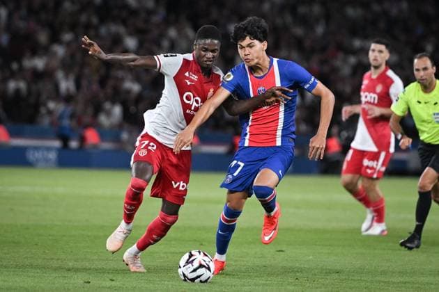 September 4, 2026, Paris, Å½Le-De-France, FR: PARIS, FRANCE - SEPTEMBER 4, 2026: Paris Saint-GermainÃ¢â‚¬â ¢s midfielder Pedro Fernandez Sarmiento fights for the ball during the French L1 football match between Paris Saint-Germain and AS Monaco at the Parc des Princes stadium in Paris on September 4, 2026. Ligue 1 PSG Vs AS Monaco  - ZUMAq101 20260904_zna_q101_262 Copyright: xFirasxAbdullahx