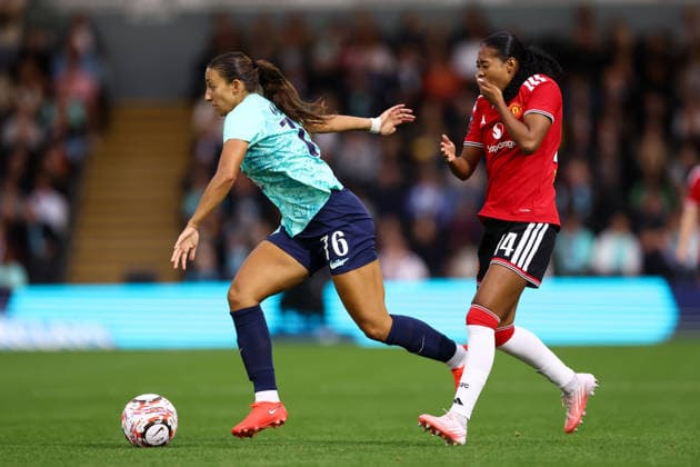 London City Lionesses v Manchester United, ManU 04 September 2026, London - Women s Super League - London City Lionesses v Manchester United - Rosa Kafaji of London City Lionesses and Jayde Riviere of Manchester United - Photo: Jacques Feeney Offside. London UK Copyright: xJacquesxFeeneyx xOffsidexOffside