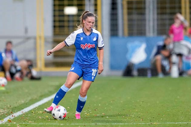 Valesca Ampoorter (TSG, 10), am Ball, Freisteller, Ganzkörper, Einzelbild, Einzelfoto, Aktion, Action, 04.09.2026, Sinsheim (Hoffenheim) (Deutschland), Fussball, Google Pixel Frauen-Bundesliga, TSG 1899 Hoffenheim - Bayer 04 Leverkusen, DFB DFL REGULATIONS PROHIBIT ANY USE OF PHOTOGRAPHS AS IMAGE SEQUENCES AND OR QUASI-VIDEO. *** Valesca Ampoorter TSG, 10, on the ball, cutout, full body, single frame, single photo, action, 04 09 2026, Sinsheim, Hoffenheim, Germany, soccer, Google Pixel Women’s Bundesliga, TSG 1899 Hoffenheim vs. Bayer 04 Leverkusen, DFB DFL REGULATIONS PROHIBIT ANY USE OF PHOTOGRAPHS AS IMAGE SEQUENCES AND OR QUASI-VIDEO xozx