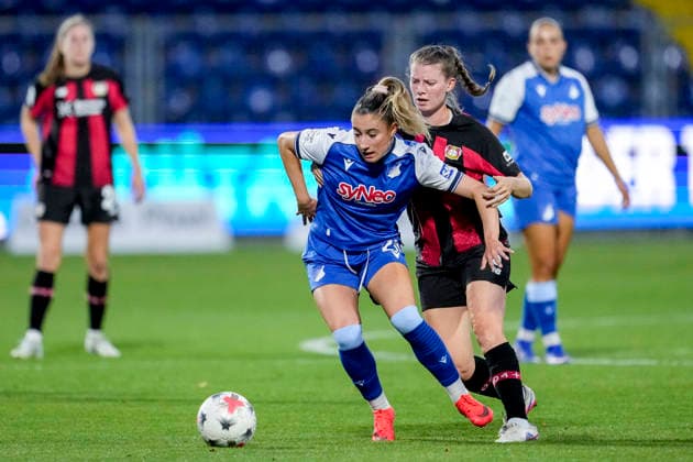 v.li.: Janna Grimm (TSG, 26), Claudia Wenger (B04, 5), Zweikampf, Spielszene, Duell, duel, tackle, tackling, Dynamik, Action, Aktion, 04.09.2026, Sinsheim (Hoffenheim) (Deutschland), Fussball, Google Pixel Frauen-Bundesliga, TSG 1899 Hoffenheim - Bayer 04 Leverkusen, DFB DFL REGULATIONS PROHIBIT ANY USE OF PHOTOGRAPHS AS IMAGE SEQUENCES AND OR QUASI-VIDEO. *** v li Janna Grimm TSG, 26, Claudia Wenger B04, 5, tackle, game scene, duel, tackle, tackling, dynamics, action, 04 09 2026, Sinsheim, Hoffenheim, Germany, soccer, Google Pixel Women’s Bundesliga, TSG 1899 Hoffenheim vs. Bayer 04 Leverkusen, DFB and DFL regulations prohibit any use of photographs as image sequences and or quasi-video xozx