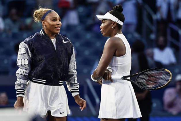 Serena Williams, Venus Williams, Damen Doppel, Ladies Doubles, US Open Championships, Billie Jean King National Tennis Center, Flushing Meadows, New York, USA . *** Serena Williams, Venus Williams, Women s Doubles, US Open Championships, Billie Jean King National Tennis Center, Flushing Meadows, New York, USA Copyright: xJuergenxHasenkopfx
